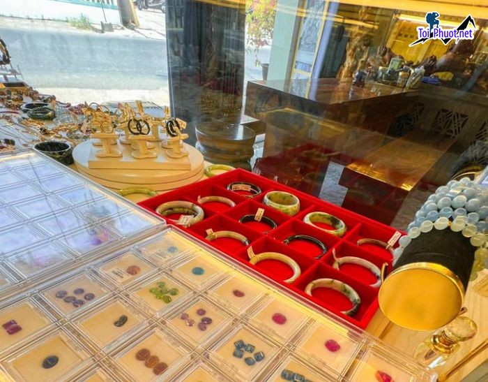 Top 8 Cửa hàng bán vòng đá phong thủy uy tín nhất Thừa Thiên – Huế sang trọng (1)