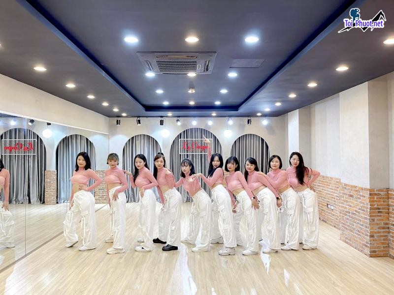 Top Trung tâm dạy nhảy hiện đại tốt nhất ở Hưng Yên được các bạn trẻ quan tâm (2)