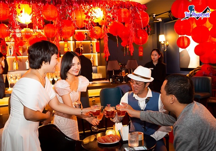 Top 10 Quán bar nổi tiếng nhất Đông Hà Quảng Trị ánh sáng hiện đại bậc nhất (3)