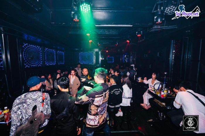 Top 10 Quán bar nổi tiếng nhất Hồ Chí Minh dành cho đám đông năng động (3)