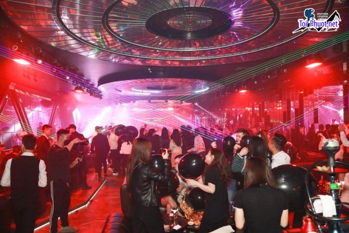 Top 10 Quán bar nổi tiếng nhất Hồ Chí Minh dành cho đám đông năng động (6)