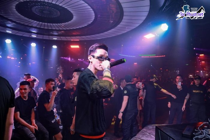 Top 10 Quán bar nổi tiếng nhất Hồ Chí Minh dành cho đám đông năng động (7)