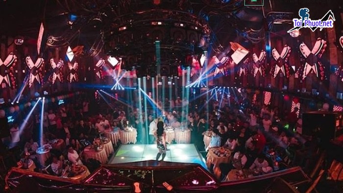 Top 10 Quán bar nổi tiếng nhất Sài Gòn Hồ Chí Minh dành cho đám đông năng động (2)
