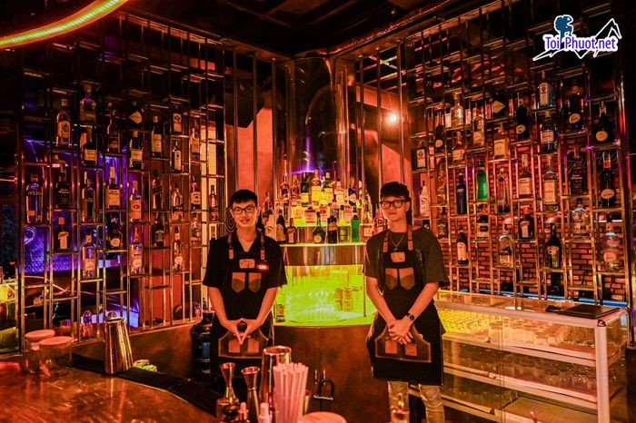 Top 2 Quán bar nổi tiếng nhất Cà Mau cực kì cuốn hút nhạc sung (1)