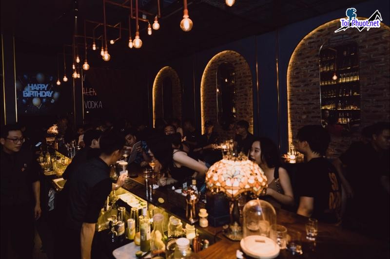 Top 5 Quán bar nổi tiếng nhất Thủ Dầu Một Bình Dương âm nhạc đỉnh cao, cùng bạn bè tận hưởng không khí vui (2)