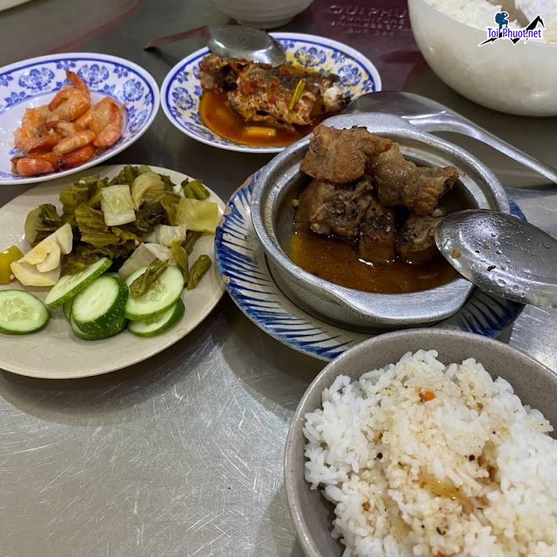 Top 5 Quán cơm ngon nhất Lào Cai giúp bạn no căng cái bụng (1)