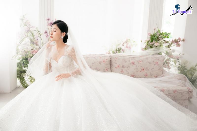 Top 6 Địa chỉ may và cho thuê váy cưới đẹp nhất Đồng Nai tôn lên vẻ đẹp cô dâu (4)