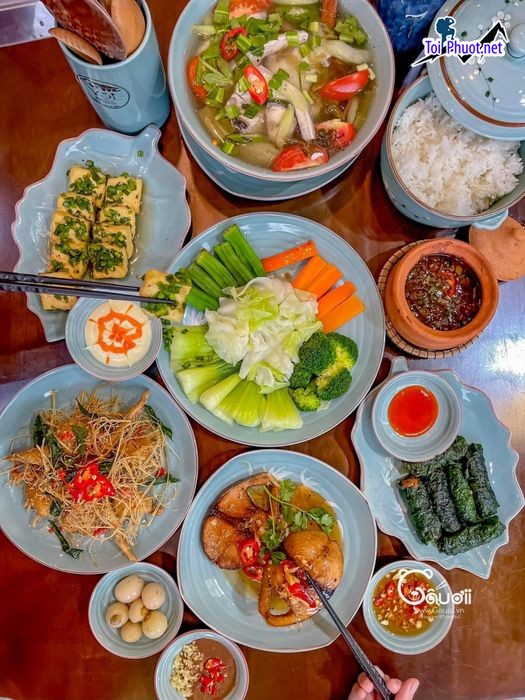 Top 7 Quán cơm ngon nhất Quy Nhơn Bình Định quán đông khách (2)