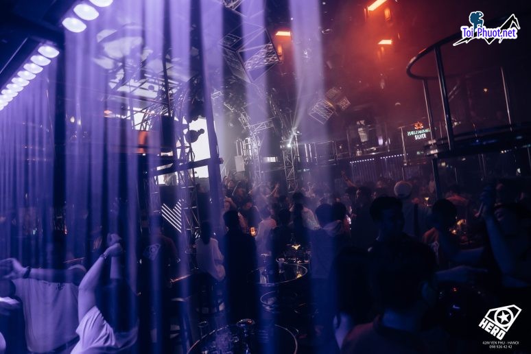 Top 8 Quán bar nổi tiếng nhất Hòa Bình địa điểm tụ họp về khuya cực kỳ sôi động (1)
