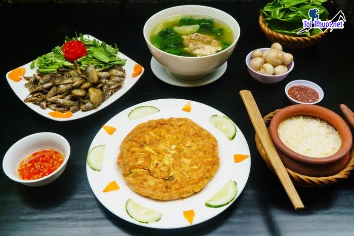 Top 8 Quán cơm ngon nhất Bến Tre không gian ấm cúng và thân thiện (1)