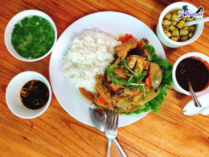 Top 8 Quán cơm ngon nhất Bến Tre không gian ấm cúng và thân thiện (3)