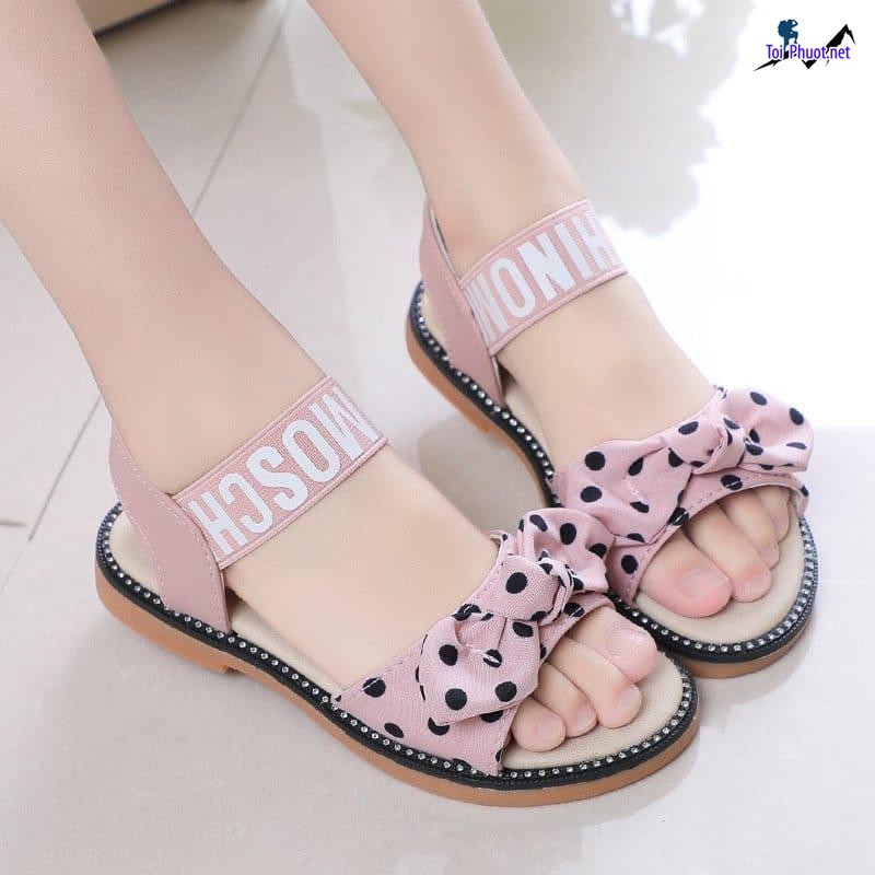 Top 9 Shop bán giày trẻ em đẹp và chất lượng nhất Cao Bằng mấy bé thích mê (3)