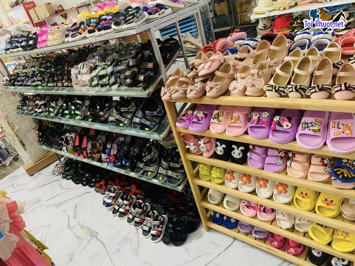 Top 9 Shop bán giày trẻ em đẹp và chất lượng nhất Lào Cai tốt cho bé yêu (1)
