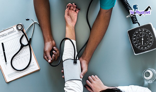 What types of student insurance are available in the US (2)